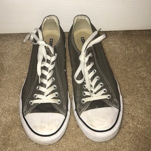 Converse men's 9 women's 11